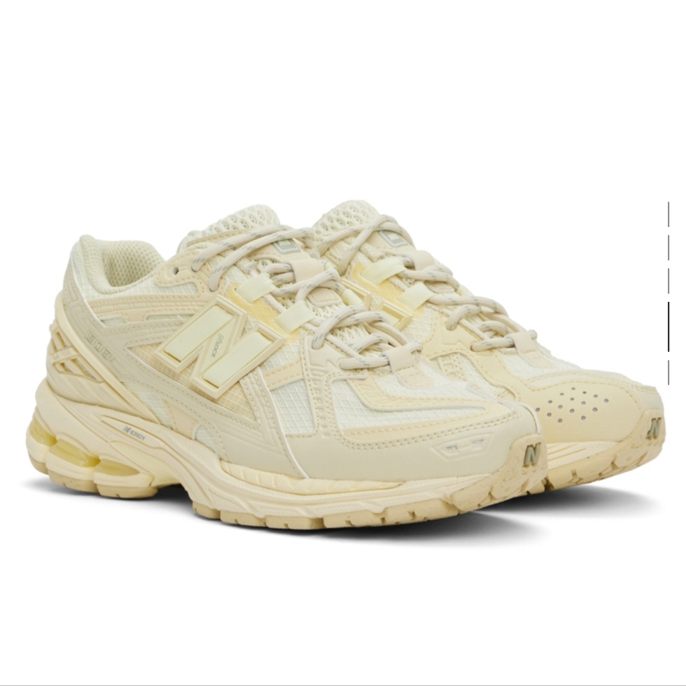New Balance Men's Cream/Tan Running Sneakers